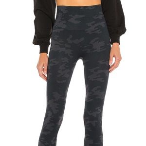 Spanx Look At Me Now Camo Leggings - XS